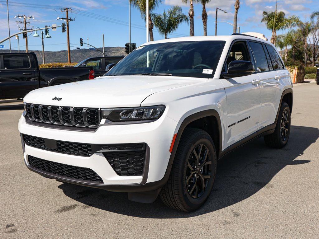 new 2026 Jeep Grand Cherokee car, priced at $45,655