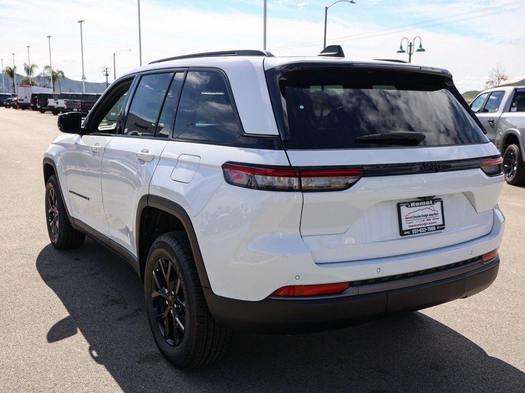new 2026 Jeep Grand Cherokee car, priced at $45,655