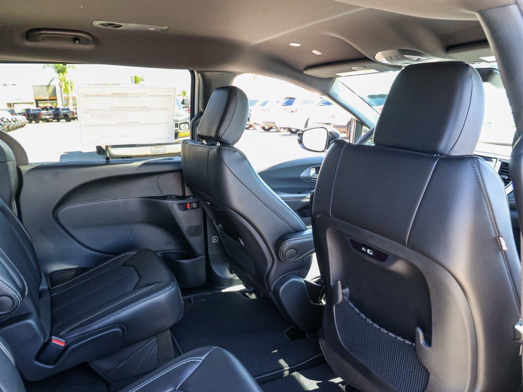 new 2026 Chrysler Pacifica car