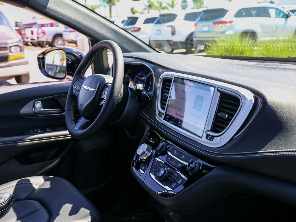 new 2026 Chrysler Pacifica car