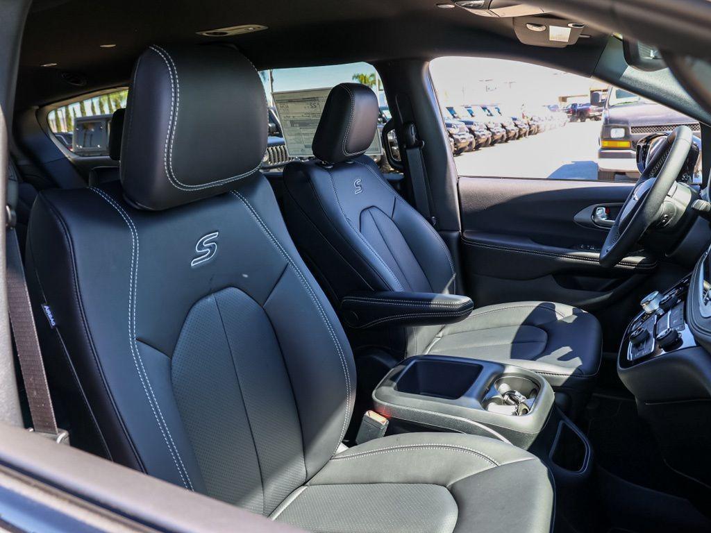 new 2026 Chrysler Pacifica car