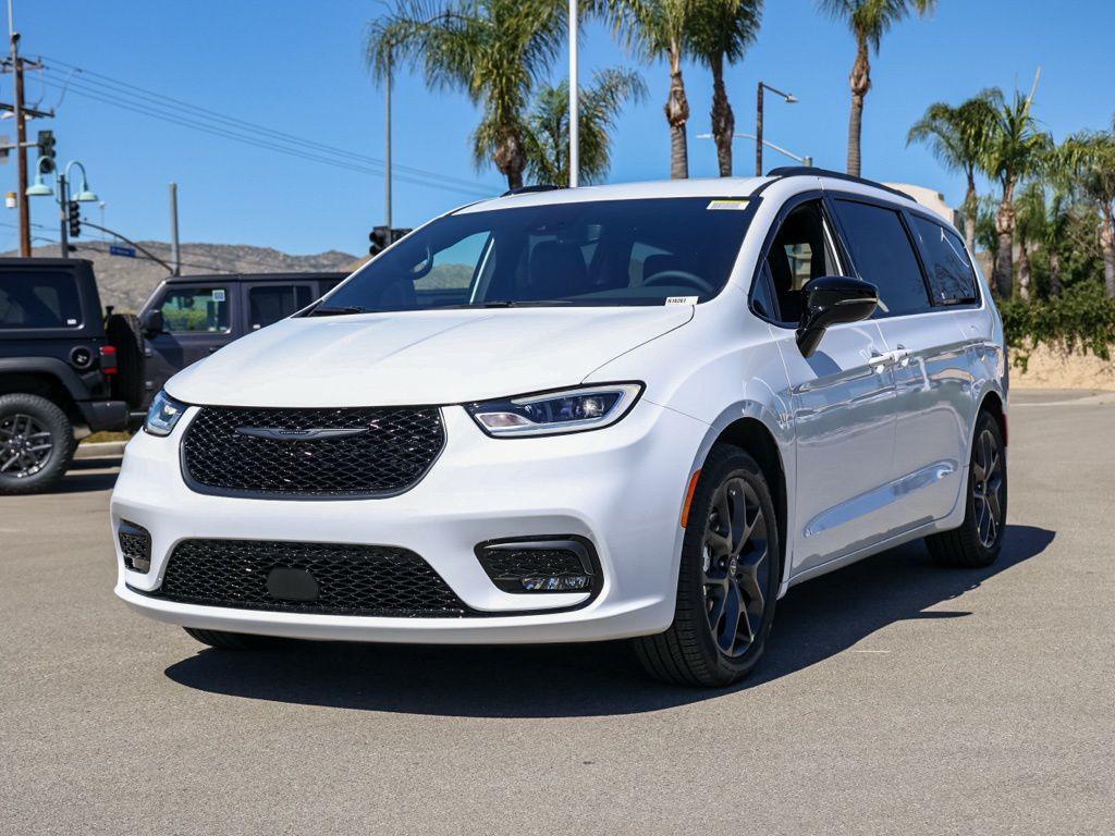 new 2026 Chrysler Pacifica car