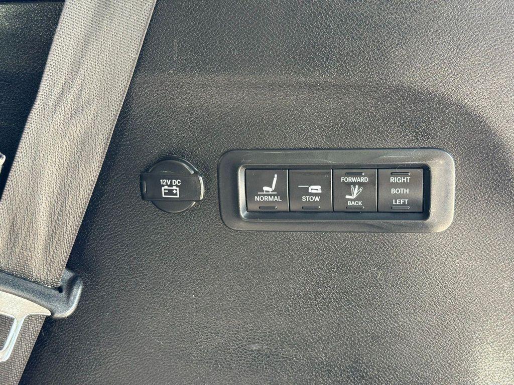 used 2017 Chrysler Pacifica car, priced at $13,995