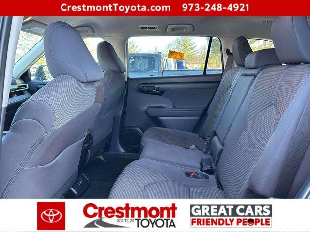 used 2025 Toyota Highlander car, priced at $38,488