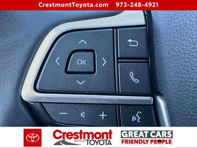 used 2025 Toyota Highlander car, priced at $38,488