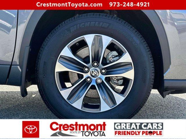used 2025 Toyota Highlander car, priced at $42,984