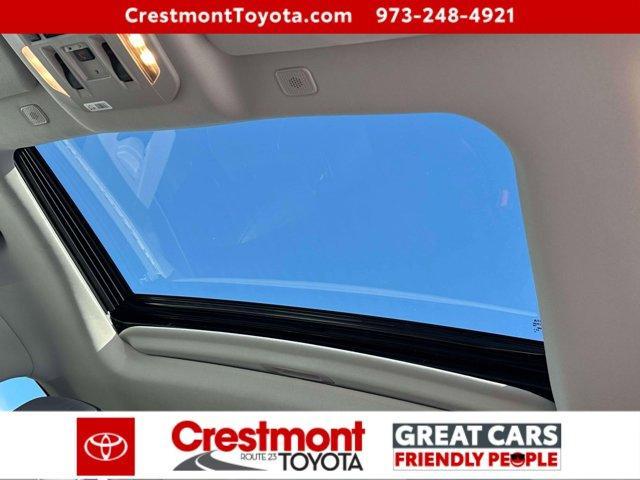 used 2025 Toyota Highlander car, priced at $42,984