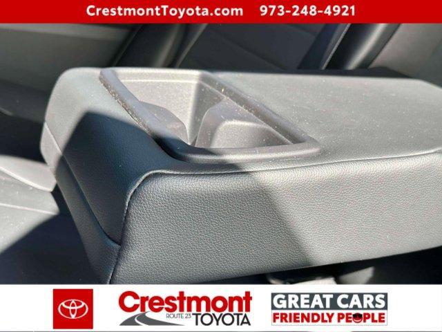 used 2025 Toyota Highlander car, priced at $42,984
