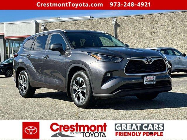 used 2023 Toyota Highlander car, priced at $36,584