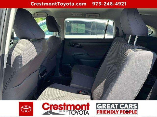 used 2025 Toyota Highlander car, priced at $40,157