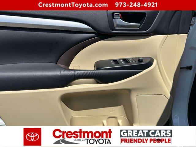 used 2016 Toyota Highlander car, priced at $20,988