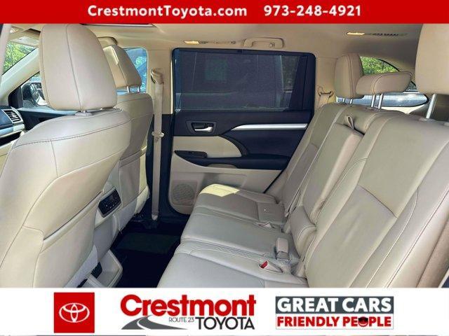 used 2016 Toyota Highlander car, priced at $20,988