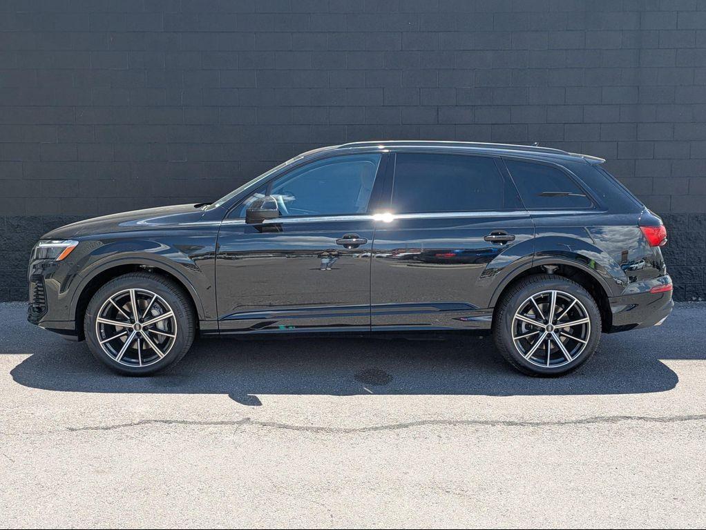 new 2026 Audi Q7 car, priced at $71,794
