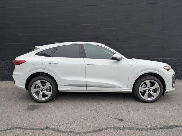 new 2025 Audi Q5 car, priced at $61,490