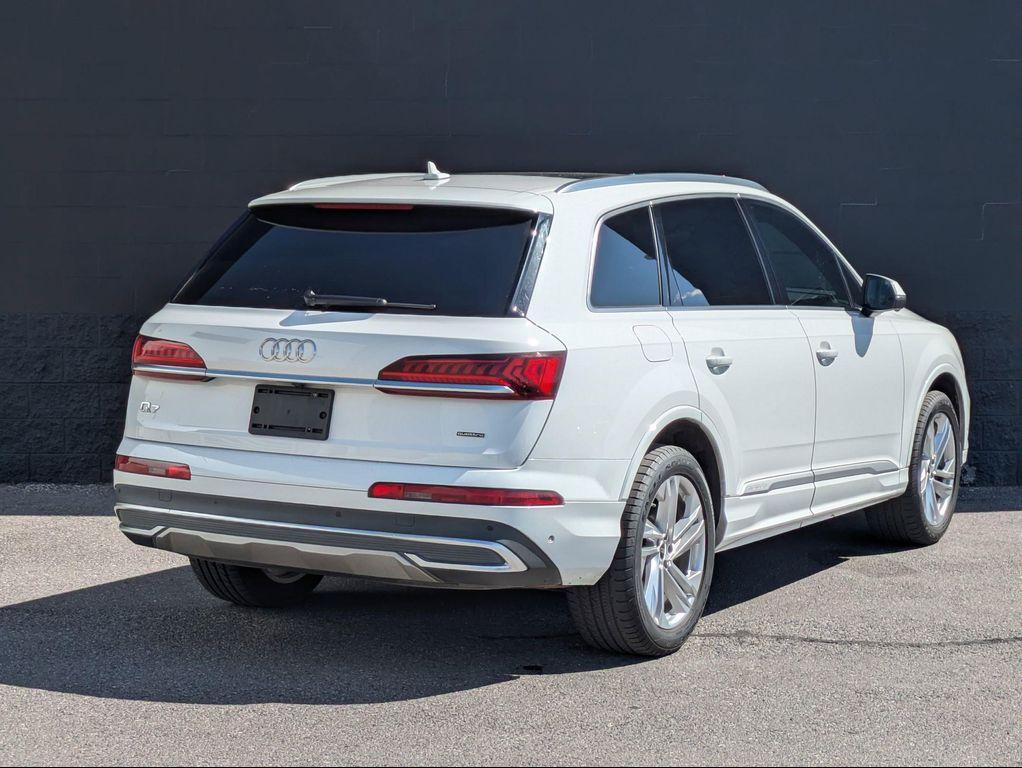 used 2022 Audi Q7 car, priced at $27,447