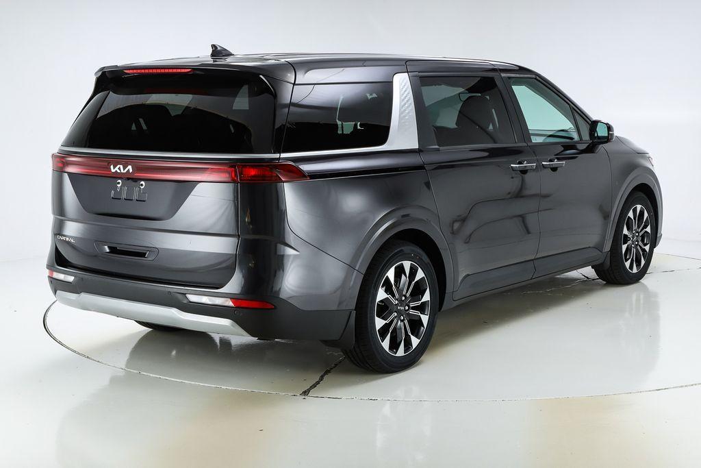used 2024 Kia Carnival car, priced at $31,477