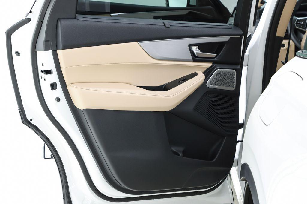 used 2025 Acura MDX car, priced at $53,932