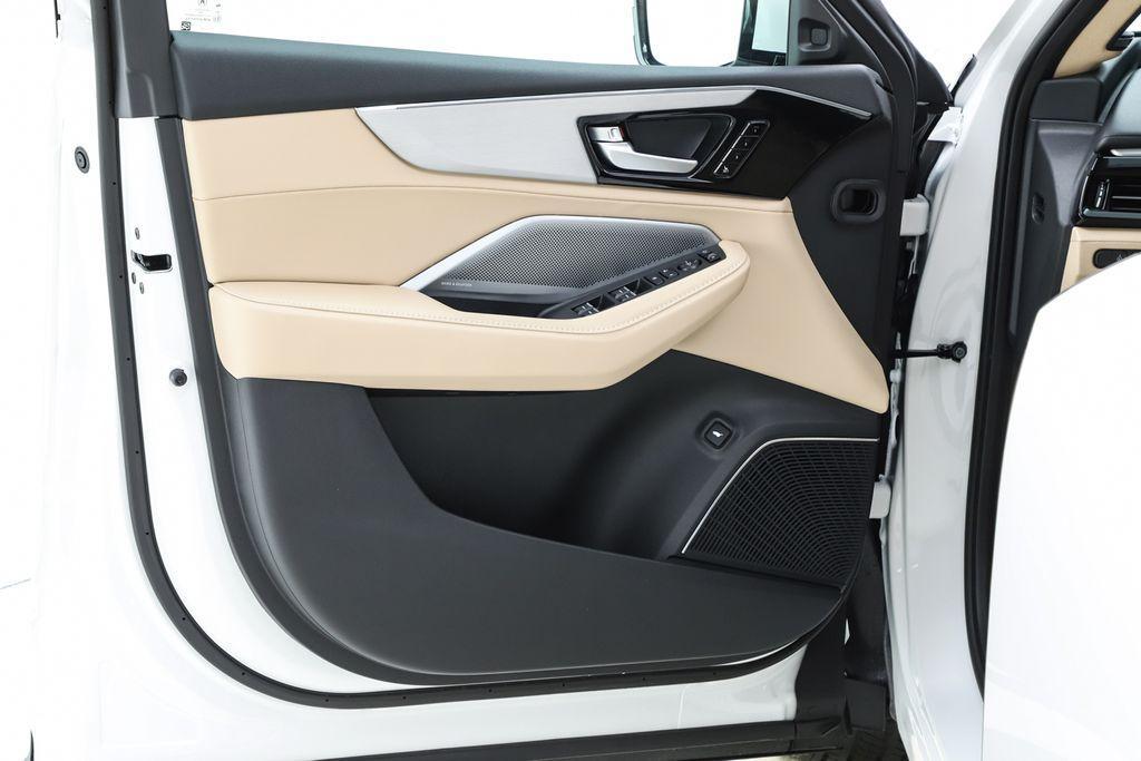 used 2025 Acura MDX car, priced at $53,932