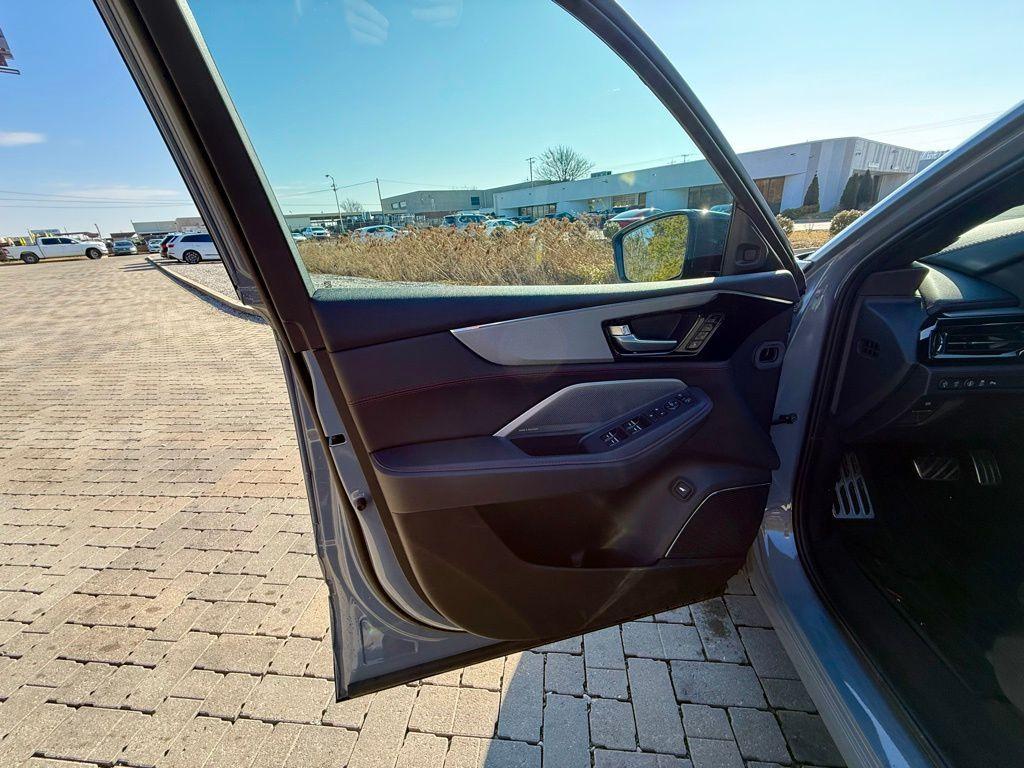 used 2025 Acura MDX car, priced at $58,328