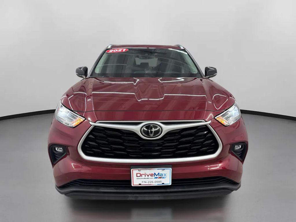 used 2021 Toyota Highlander car, priced at $29,299