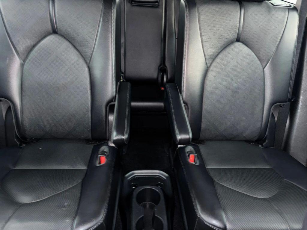 used 2022 Toyota Highlander car, priced at $32,999