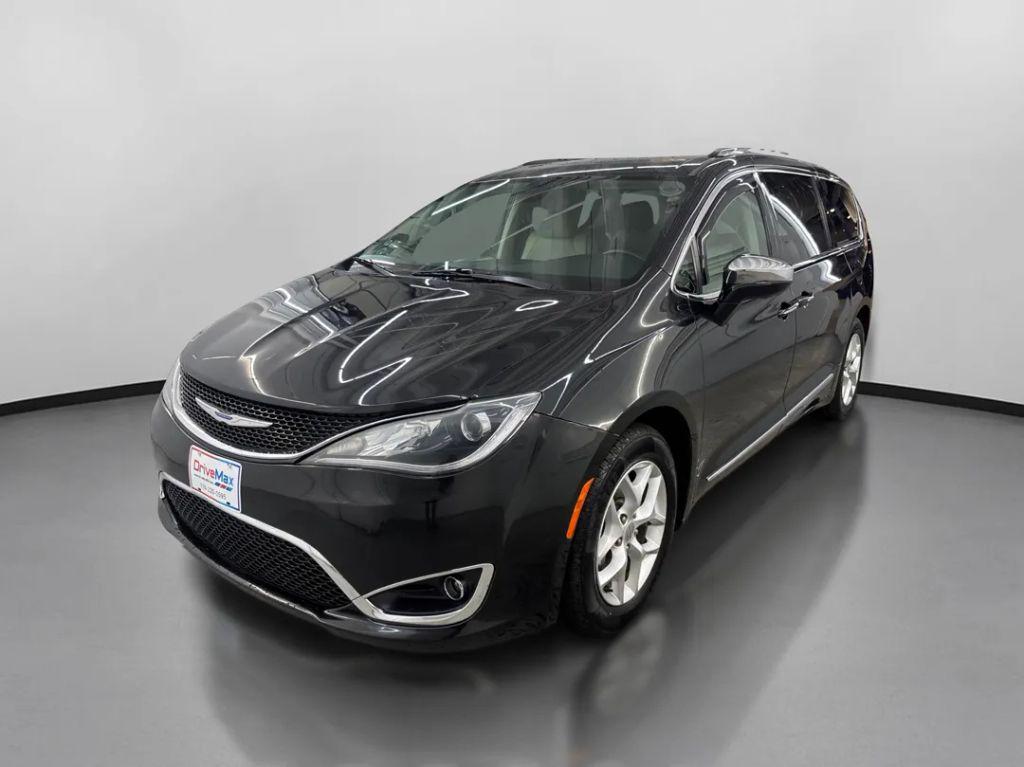 used 2020 Chrysler Pacifica car, priced at $18,296