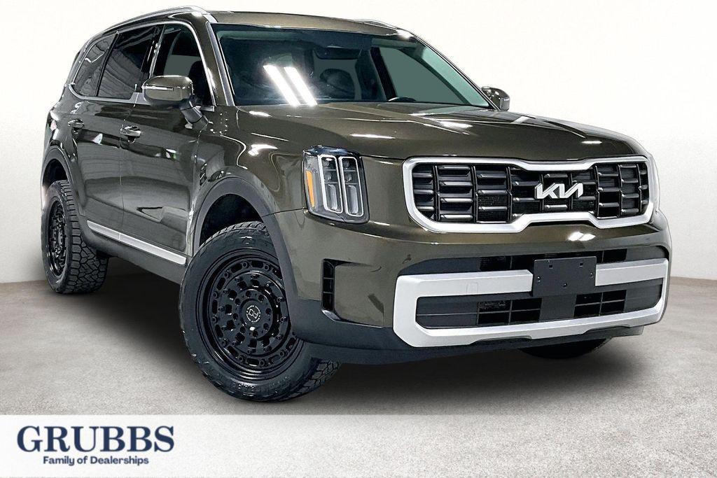 used 2024 Kia Telluride car, priced at $38,000