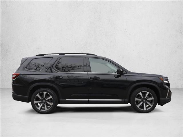 used 2025 Honda Pilot car, priced at $42,088