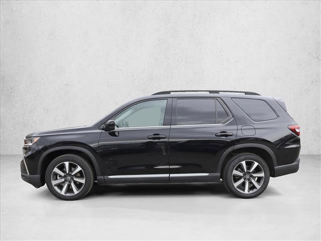 used 2025 Honda Pilot car, priced at $42,088