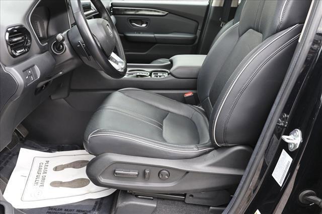 used 2025 Honda Pilot car, priced at $42,088