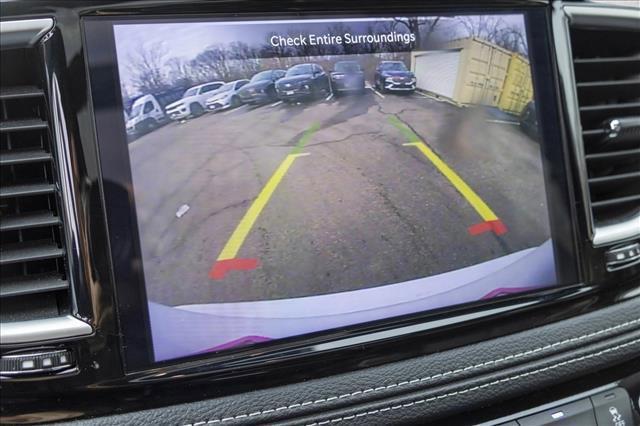 used 2025 Chrysler Pacifica car, priced at $29,998