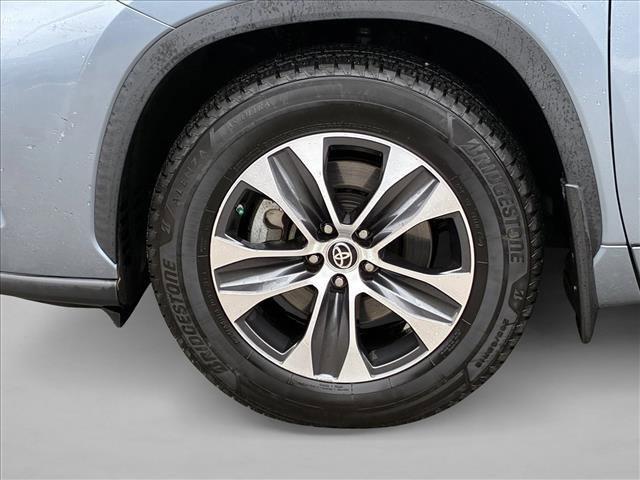 used 2020 Toyota Highlander car, priced at $25,455