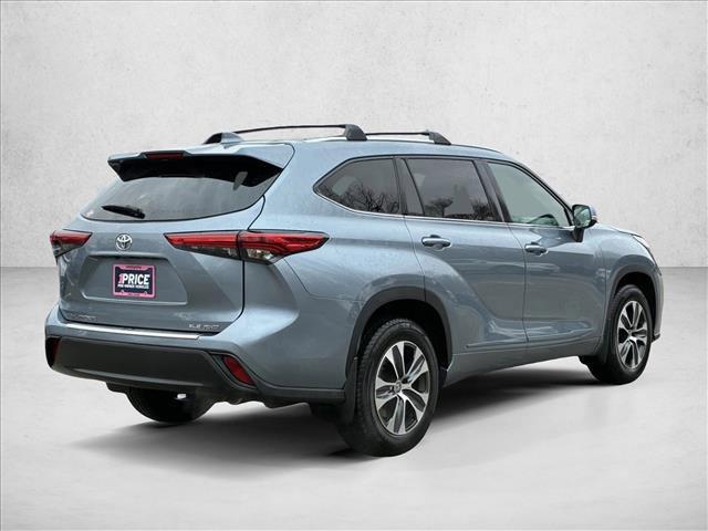 used 2020 Toyota Highlander car, priced at $25,455