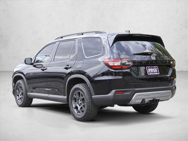 used 2025 Honda Pilot car, priced at $45,677