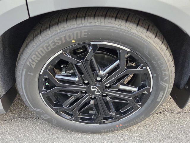 new 2026 INFINITI QX80 car, priced at $95,470