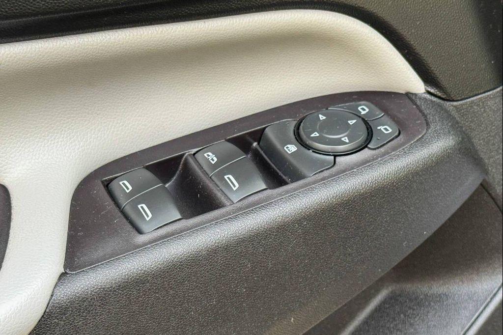 used 2020 Chevrolet Equinox car, priced at $15,797