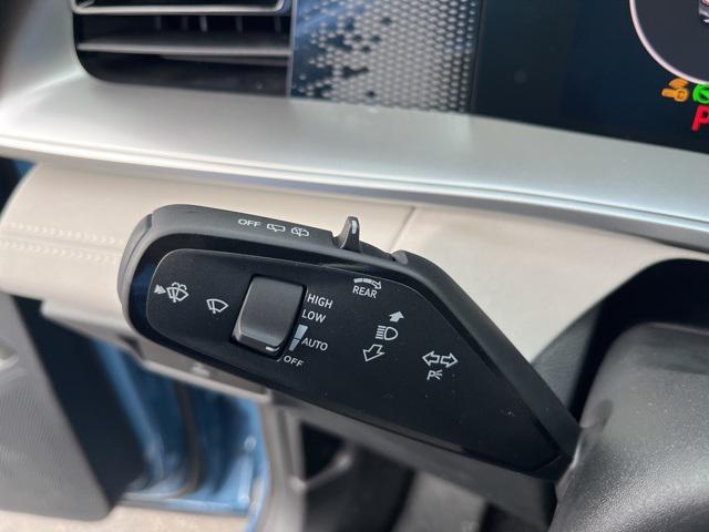 new 2025 Volkswagen Tiguan car, priced at $37,000