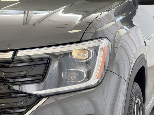 new 2026 Volkswagen Atlas car, priced at $55,981