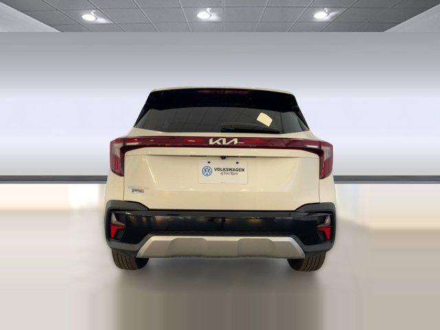 used 2025 Kia Seltos car, priced at $23,999