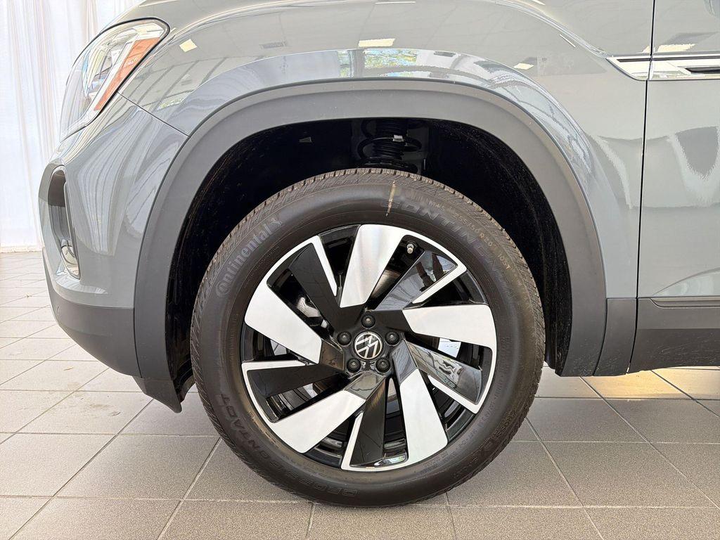 new 2026 Volkswagen Atlas Cross Sport car, priced at $42,196