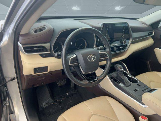 used 2020 Toyota Highlander car, priced at $25,499