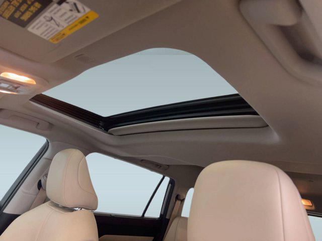 used 2020 Toyota Highlander car, priced at $25,499