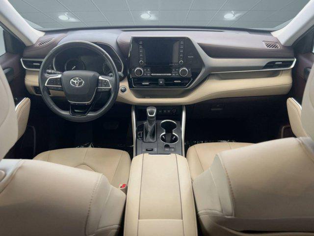 used 2020 Toyota Highlander car, priced at $25,499