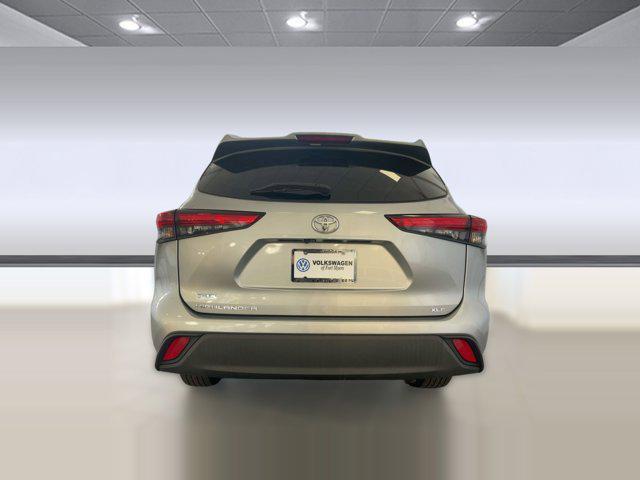 used 2020 Toyota Highlander car, priced at $25,499