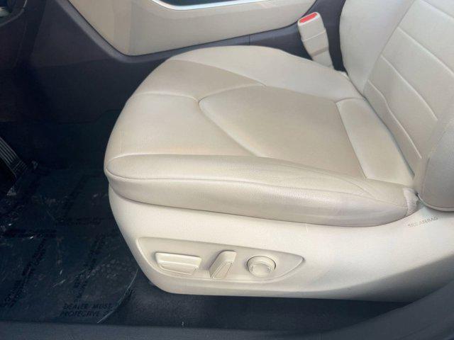 used 2020 Toyota Highlander car, priced at $25,499