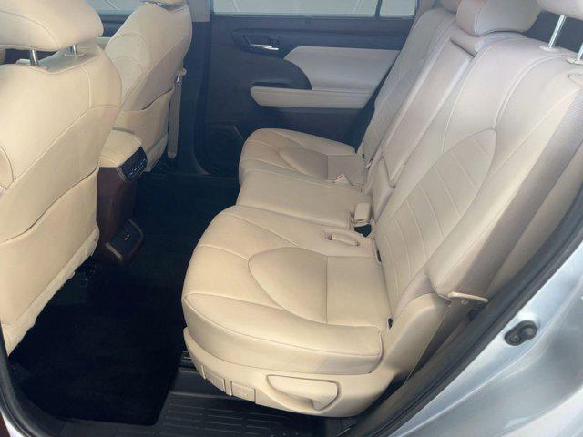 used 2020 Toyota Highlander car, priced at $25,499