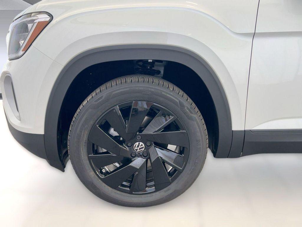 new 2026 Volkswagen Atlas car, priced at $44,041
