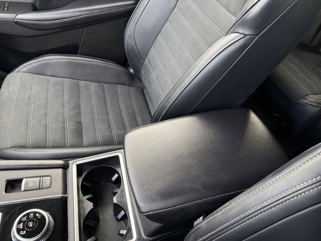 used 2024 Mitsubishi Outlander car, priced at $23,732