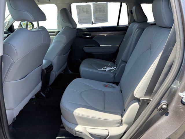 used 2021 Toyota Highlander car, priced at $38,101