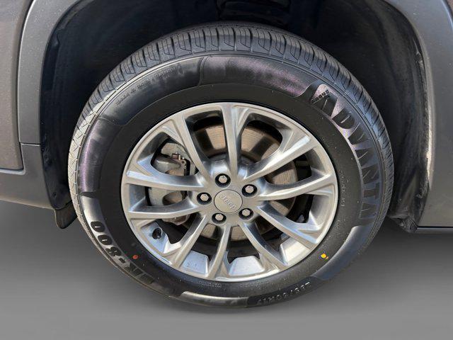 used 2019 Jeep Cherokee car, priced at $15,997